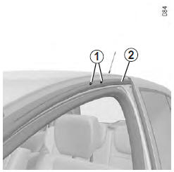 Renault Modus. Accès aux points de fixation